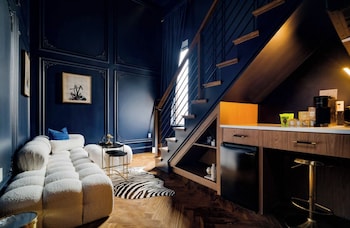 The Highliner Hotel,,2 star