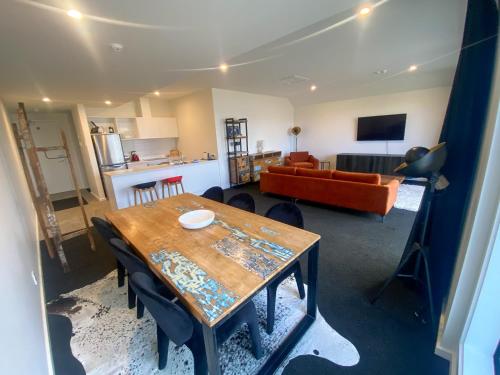 lot 7 studios and apartments