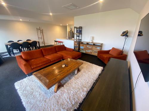 lot 7 studios and apartments