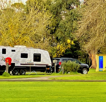 Lake Colac Holiday Park,,1 star