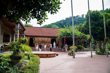 kovie hoa lac wellness and forest retreat