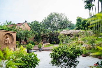 kovie hoa lac wellness and forest retreat