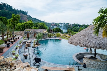 kovie hoa lac wellness and forest retreat