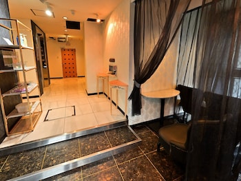hotel raffine adults only