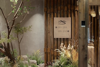 shishe spring designer homestay