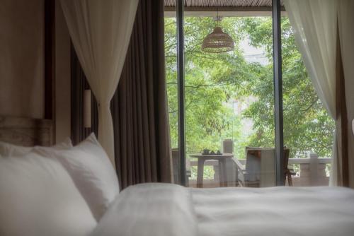 shishe spring designer homestay