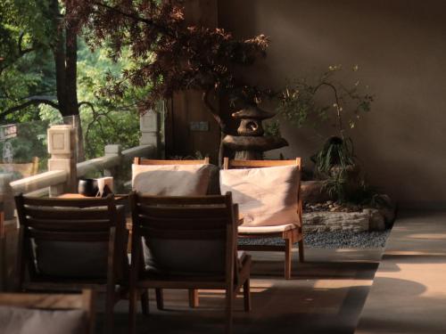 shishe spring designer homestay