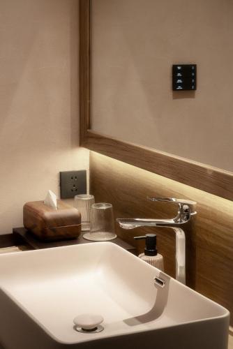 shishe spring designer homestay