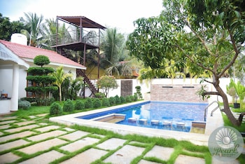 Pearl Paradise,,2 star