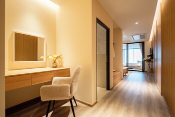 the clover hotel