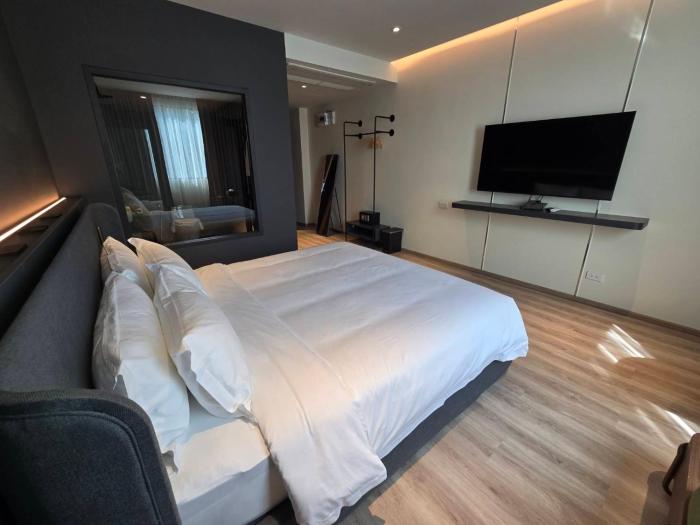 the clover hotel
