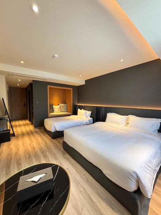 the clover hotel