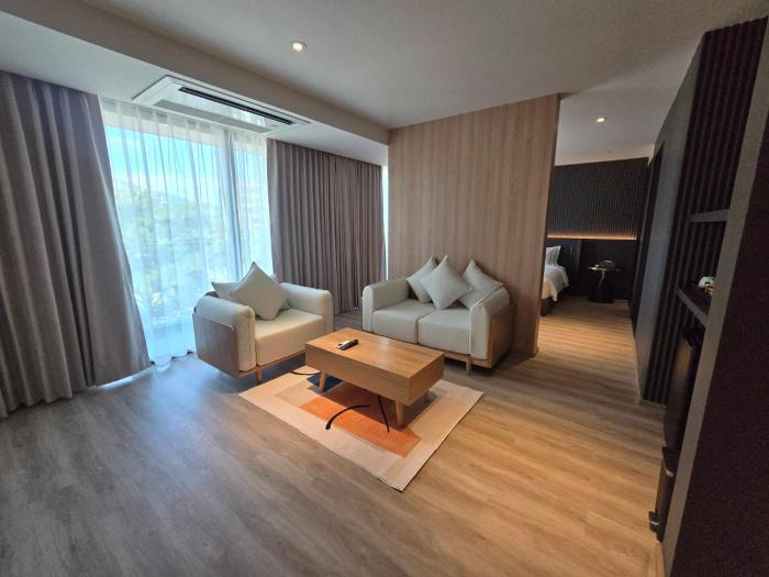 the clover hotel