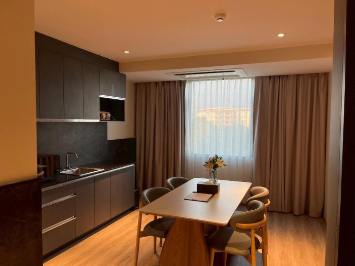 the clover hotel