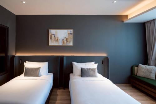 the clover hotel