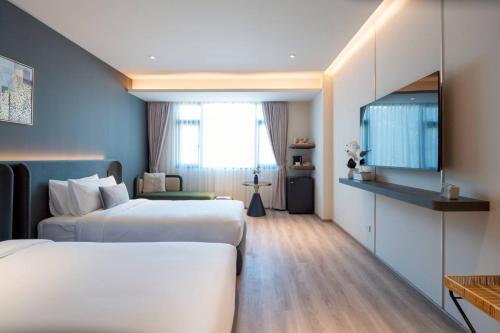 the clover hotel