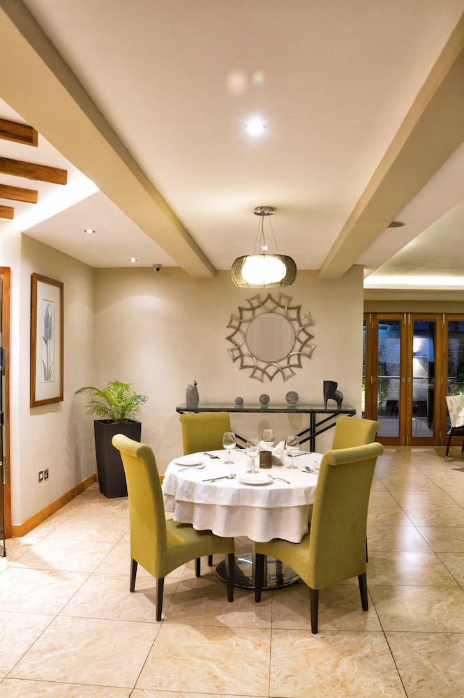 the zehneria hotel