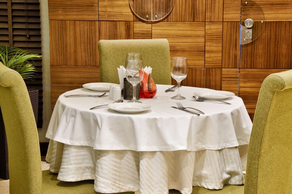 the zehneria hotel