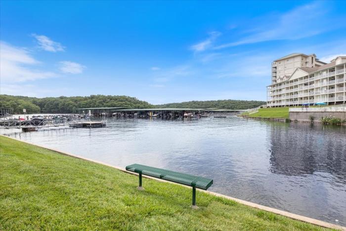lakeview condo pools patio with grill near pb2 launch