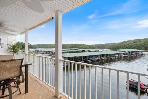 lakeview condo pools patio with grill near pb2 launch
