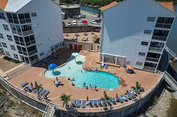 Island Life! Amazing Balcony-Views-Pool And Patio,,2 star