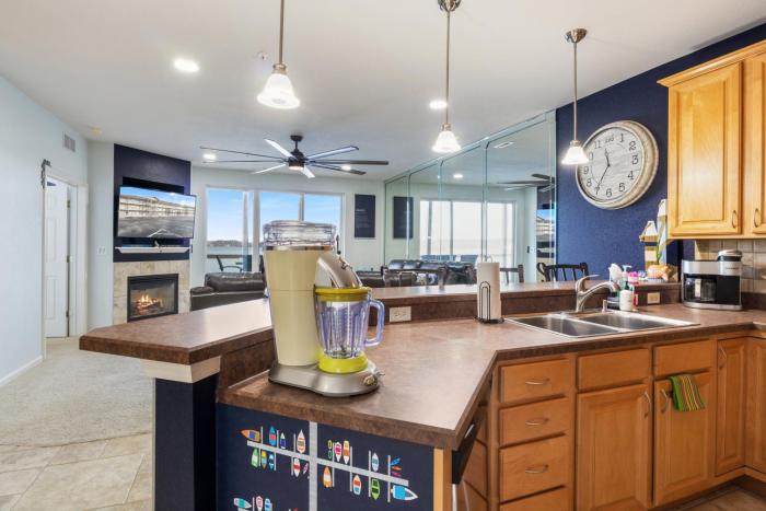nautical inspired lakefront unit w awesome views