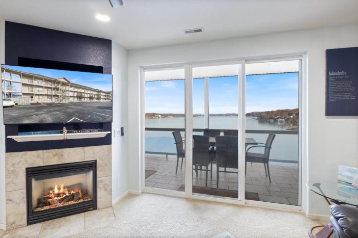 nautical inspired lakefront unit w awesome views