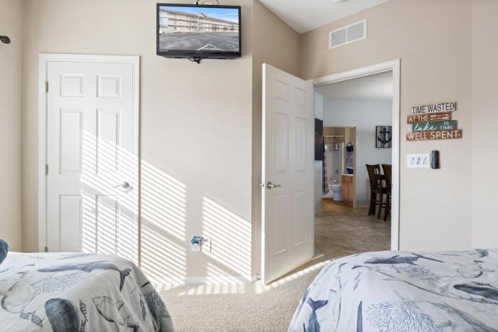 nautical inspired lakefront unit w awesome views