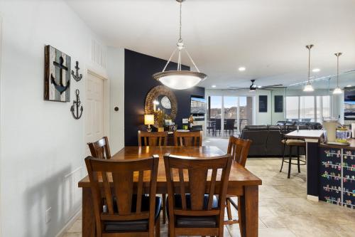 nautical inspired lakefront unit w awesome views