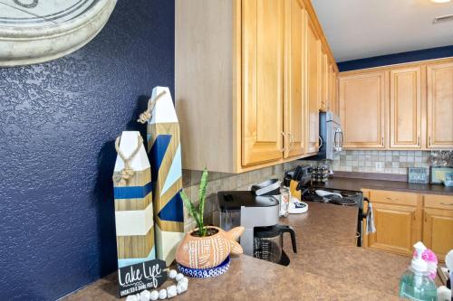 nautical inspired lakefront unit w awesome views