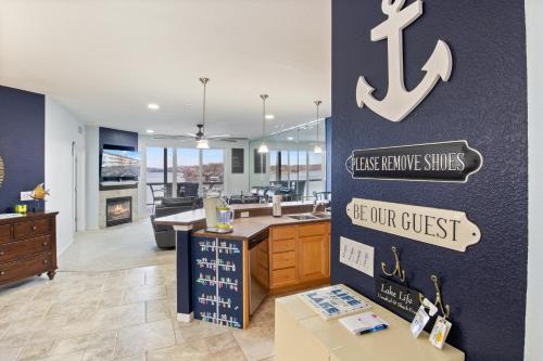 nautical inspired lakefront unit w awesome views