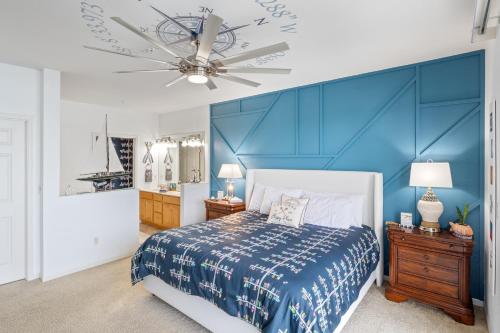nautical inspired lakefront unit w awesome views