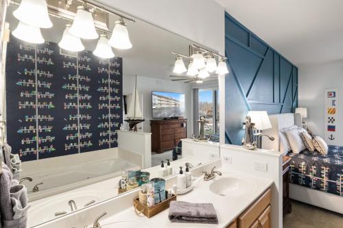 nautical inspired lakefront unit w awesome views