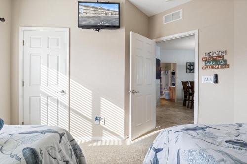 nautical inspired lakefront unit w awesome views