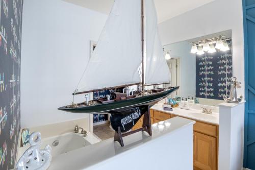 nautical inspired lakefront unit w awesome views