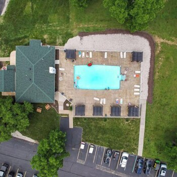 amazing lake views with pool loft and balcony