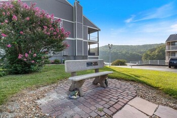 lazydays pet friendly condo w pool and slip at 3m