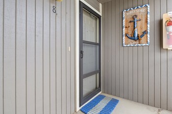lazydays pet friendly condo w pool and slip at 3m
