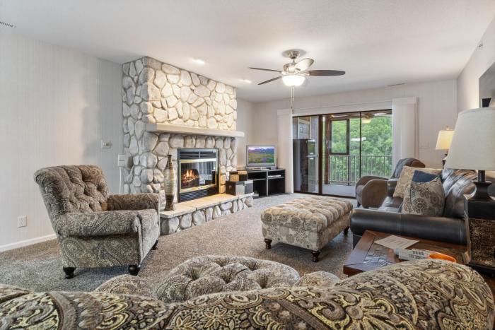 lazydays pet friendly condo w pool and slip at 3m