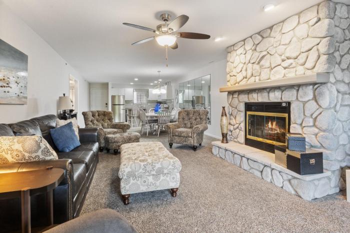 lazydays pet friendly condo w pool and slip at 3m