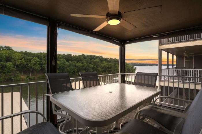 lazydays pet friendly condo w pool and slip at 3m