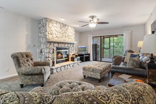lazydays pet friendly condo w pool and slip at 3m