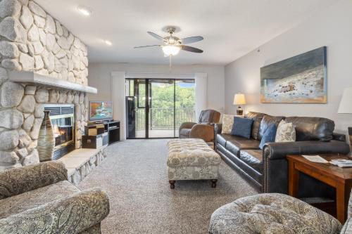 lazydays pet friendly condo w pool and slip at 3m