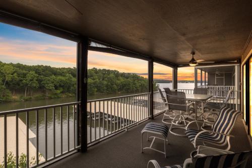 lazydays pet friendly condo w pool and slip at 3m