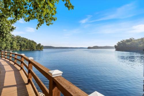 lazydays pet friendly condo w pool and slip at 3m