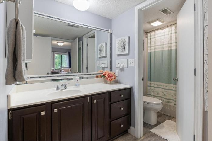 lakefront osage beach condo workspace w pool views