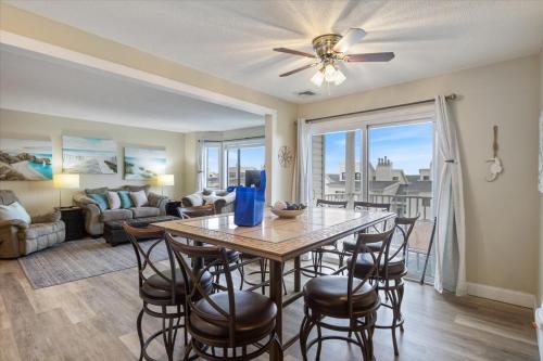 lakefront osage beach condo workspace w pool views