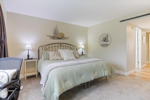 lakefront osage beach condo workspace w pool views