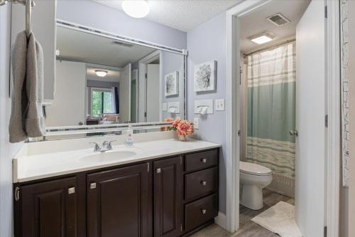 lakefront osage beach condo workspace w pool views