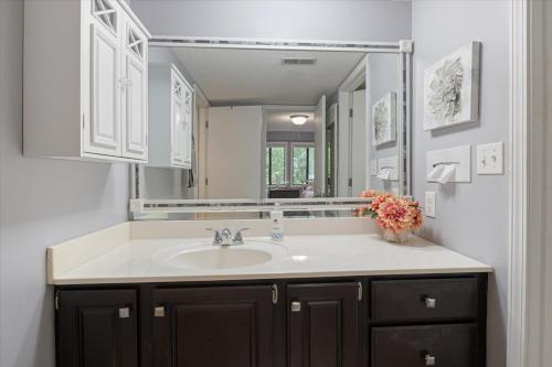 lakefront osage beach condo workspace w pool views